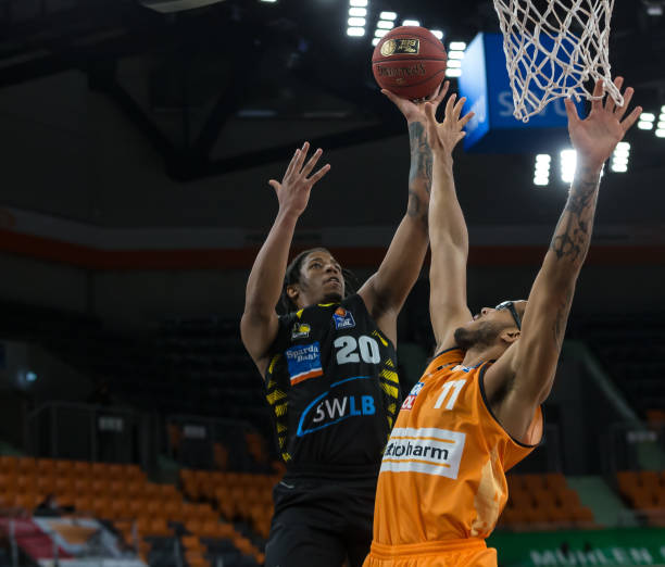 生动地回应 生动地回应