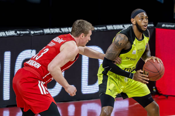 他们的三冠 他们的三冠