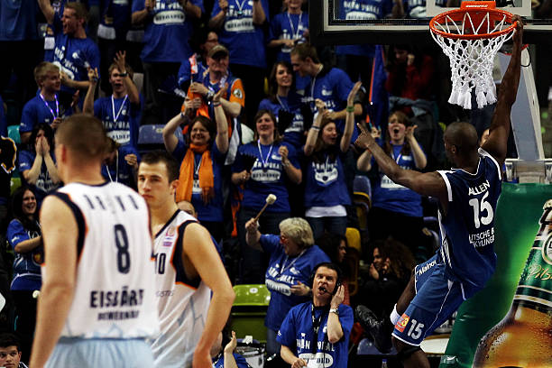 更多依靠外 更多依靠外