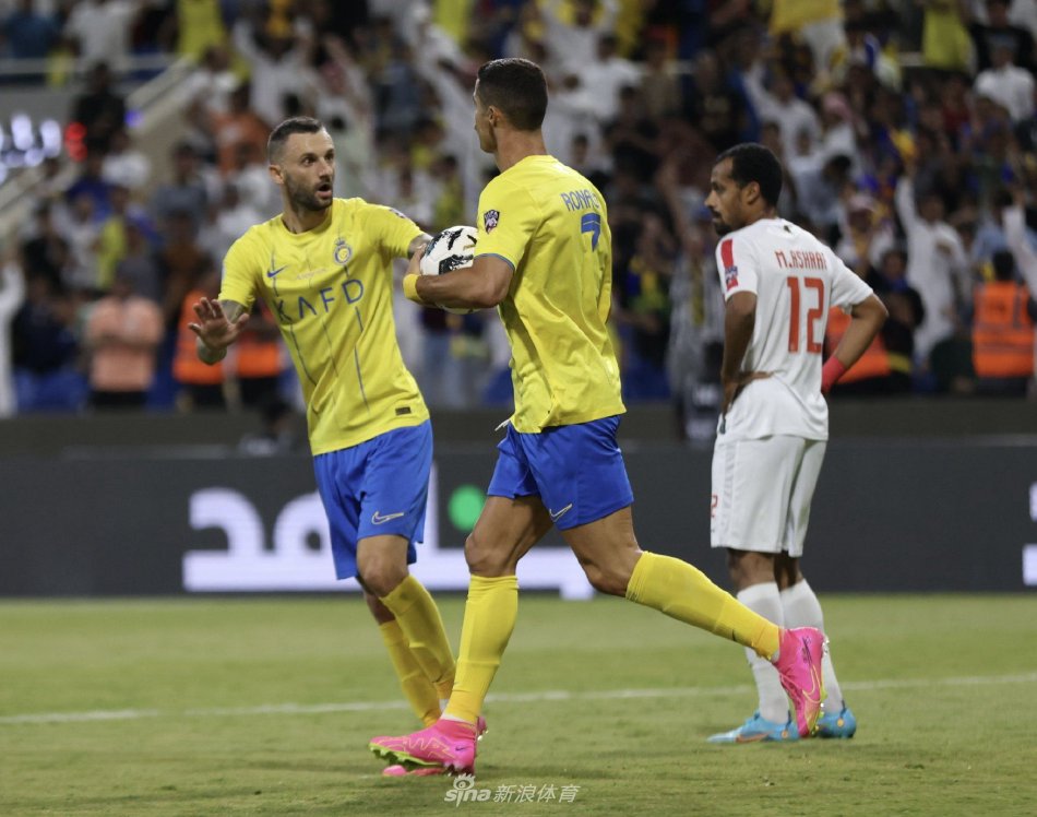 舞台上的球 舞台上的球